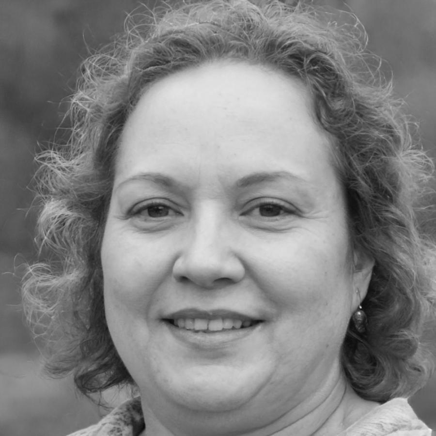 Portraitfoto von Nadia Popescu